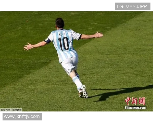 梅西在对阵伊朗时的精彩瞬间动图回顾与分析